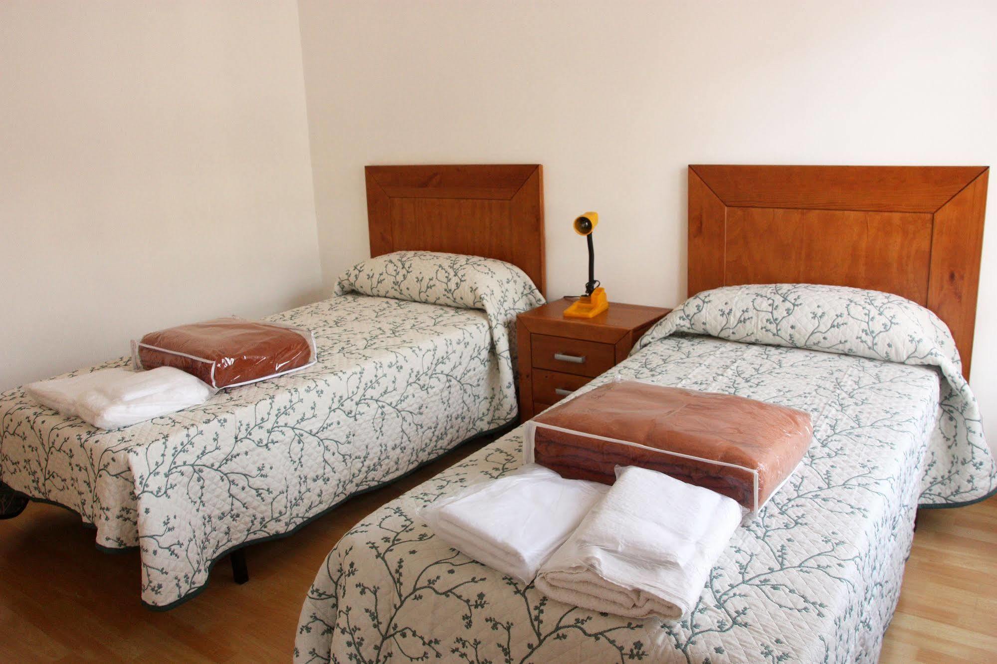 Dos Torres Pilar Suites- Balcones Con Vistas A La Ciudad サラゴサ エクステリア 写真